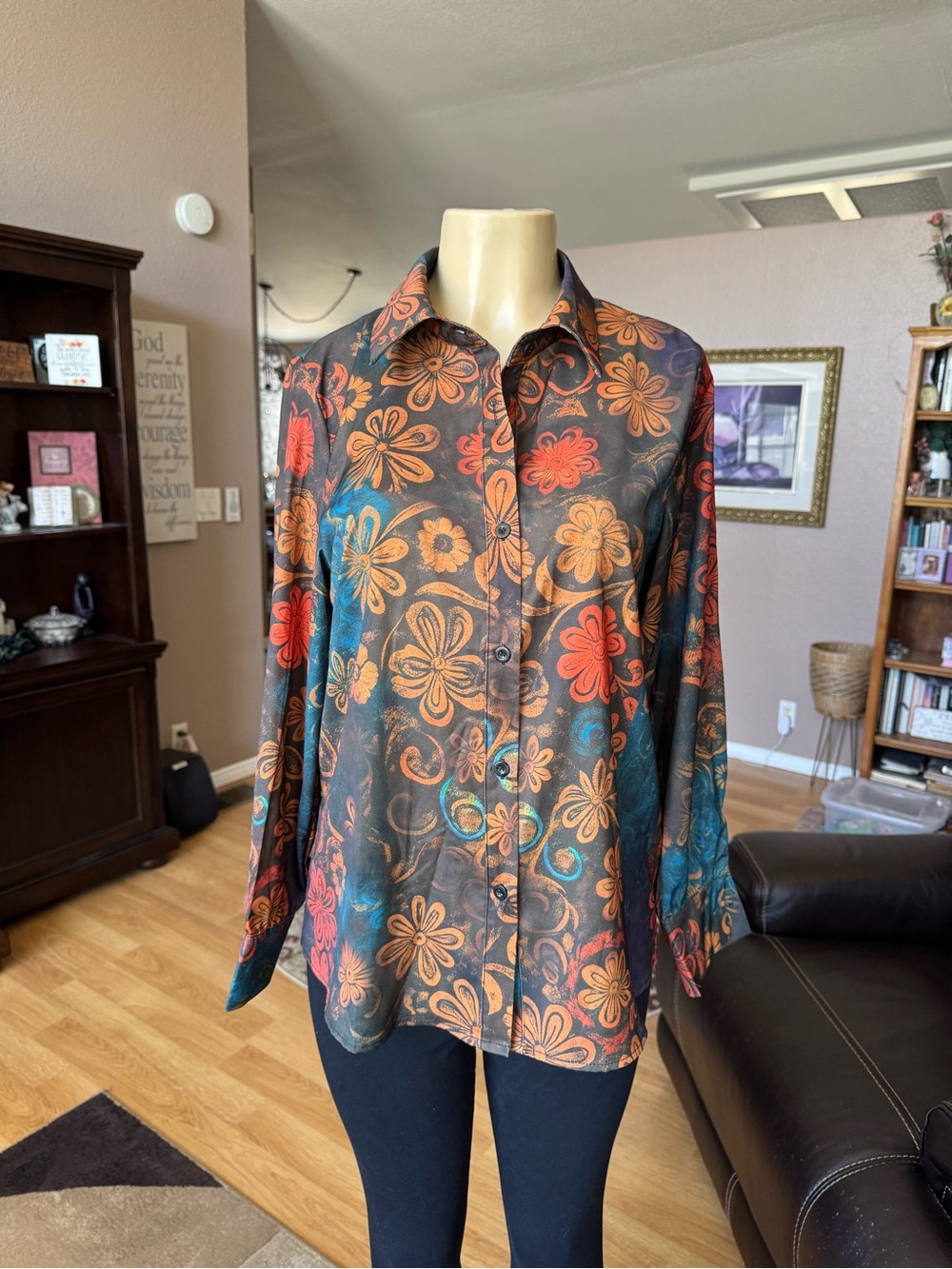 Boutique floral multicolored button front silky blouse-size M